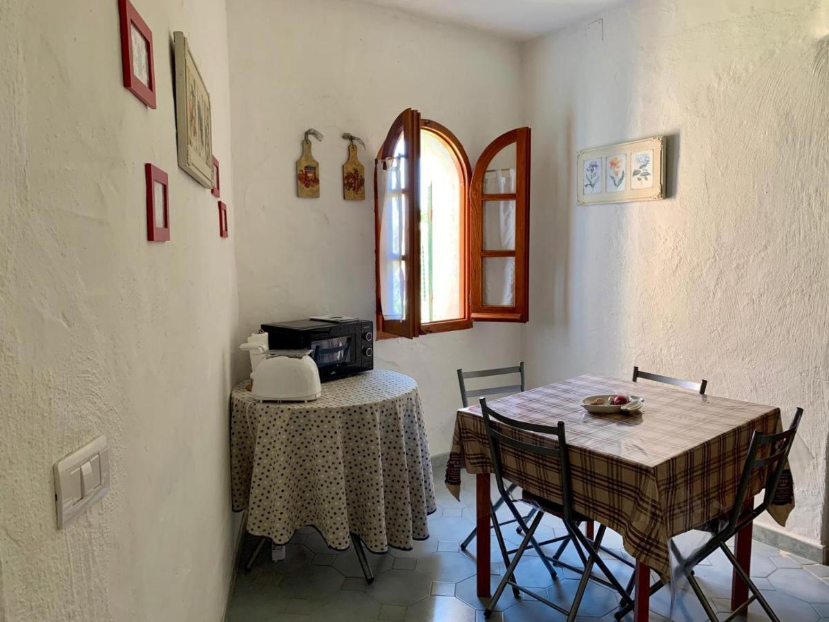 Villa Le Ginestre La Caletta Buitenkant foto