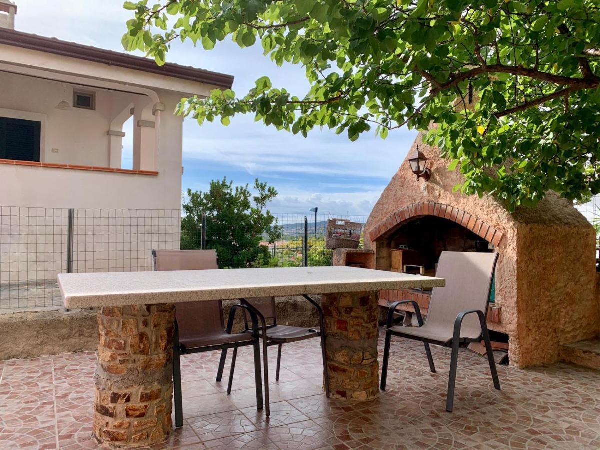 Villa Le Ginestre La Caletta Buitenkant foto